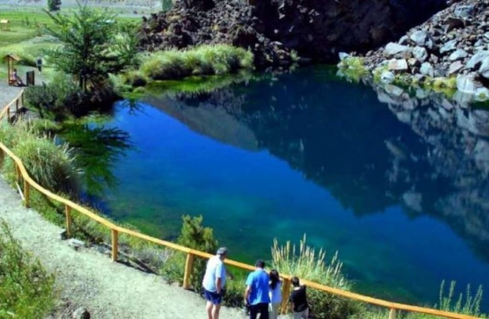 La Laguna de la Niña Encantada es uno de los principales atractivos de la Ruta 222.