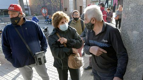Buenas noticias para jubilados: quiénes no deben hacer el trámite de supervivencia para cobrar en abril - Foto: Orlando Pelichotti / Los Andes