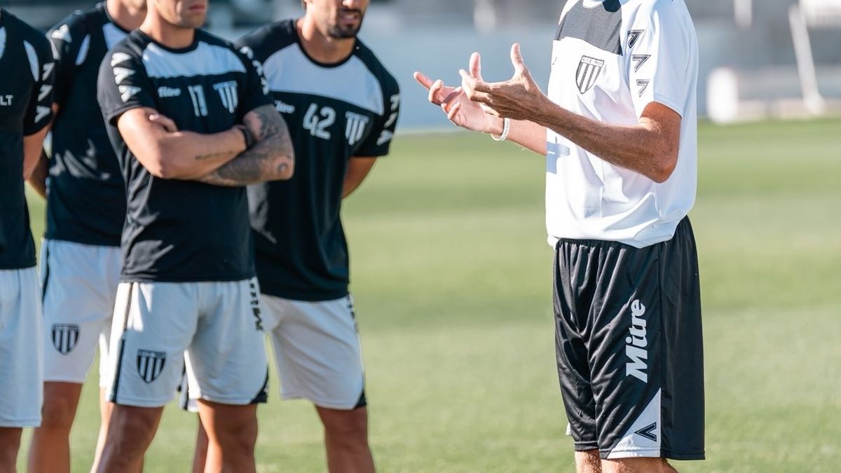 Darío Franco ya estrenó su nuevo rol como entrenador de Gimnasia y Esgrima