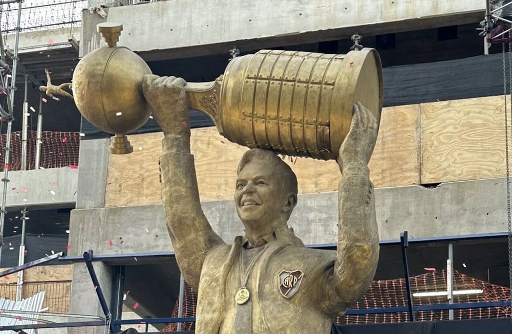 Con ustedes. La estatua de Marcelo Gallardo. / Gentileza.