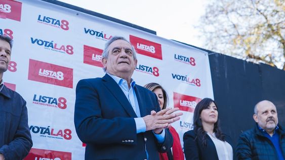 Carlos Iannizzotto cerró la campaña del Partido Federal en la Plaza Independencia y en San Rafael.