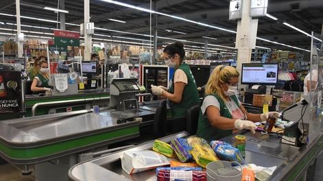 Los Andes | Los empleados de supermercados minoristas cobrarán un bono de 13 mil pesos y los de autoservicios mayoristas una gratificación extra de 12 mil pesos.