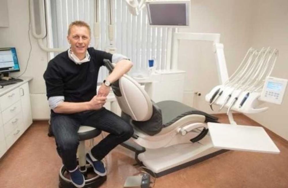 Renunció el DT de Islandia y volvió a su trabajo como dentista