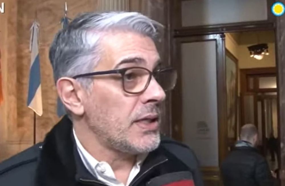 Pablo Echarri tuvo que vender sus ahorros en dólares para llegar a fin de mes.