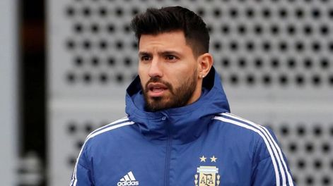 Agüero y una durísima crítica al Papu Gómez por la patada a Biglia
