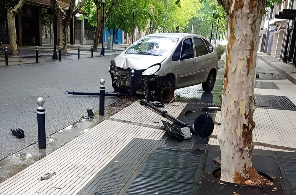 Conductor deberá pagar más de 8 millones por destrozar luminarias&nbsp;