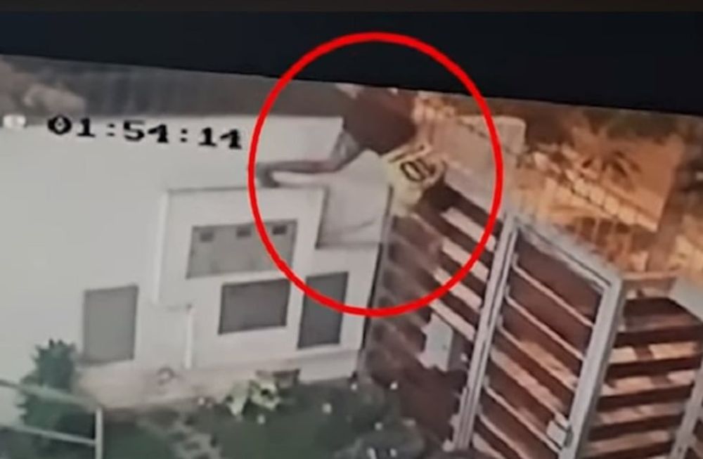 El asaltante murió desangrado.