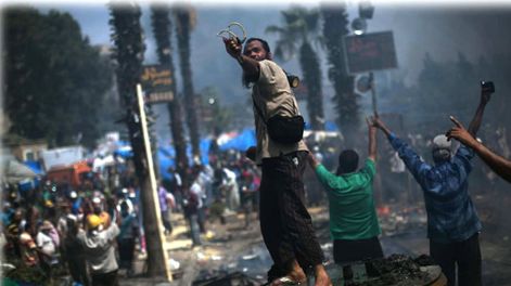 ¿Puede el aleteo de una  mariposa derribar dictaduras?  La Primavera Árabe