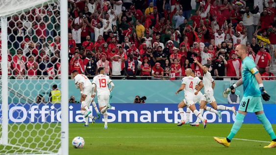 Hakim Ziyech anotó el 1-0 para Marruecos en el inicio del juego. El arquero canadiense Milan Borjan, nada pudo hacer. Se cierre el Grupo F en el estadio Al Thumama de Doha. (AP Photo/Natacha Pisarenko)