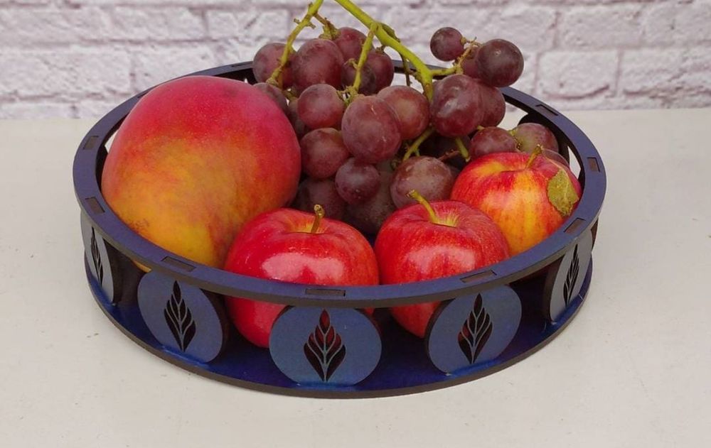 Una frutera colorida en la mesa principal significa mucho para el Feng Shui ya que no solo sirve para decorar, sino para una limpieza energética.