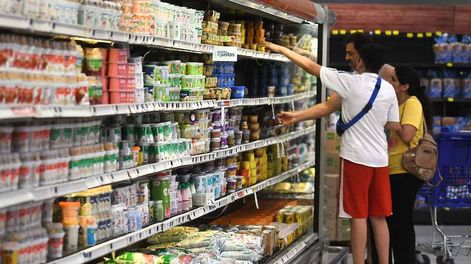 Precios justos en las góndolas de supermercados en MendozaFoto: José Gutierrez / Los Andes