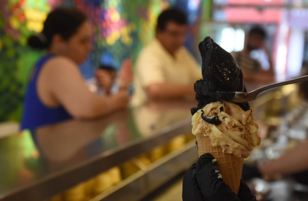 Palta, carbón y mojito: esos raros gustos nuevos de helado