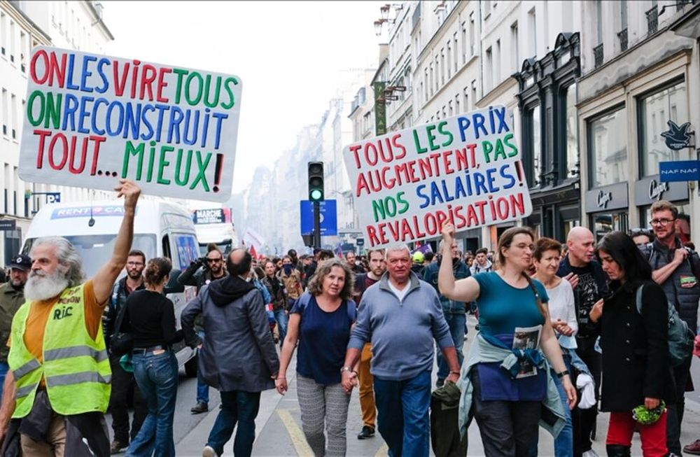 Multitudinarias protestas en París. Domingo 16 de octubre, más de 140.000 personas salieron a las calles en reclamo por el aumento del costo de vida.