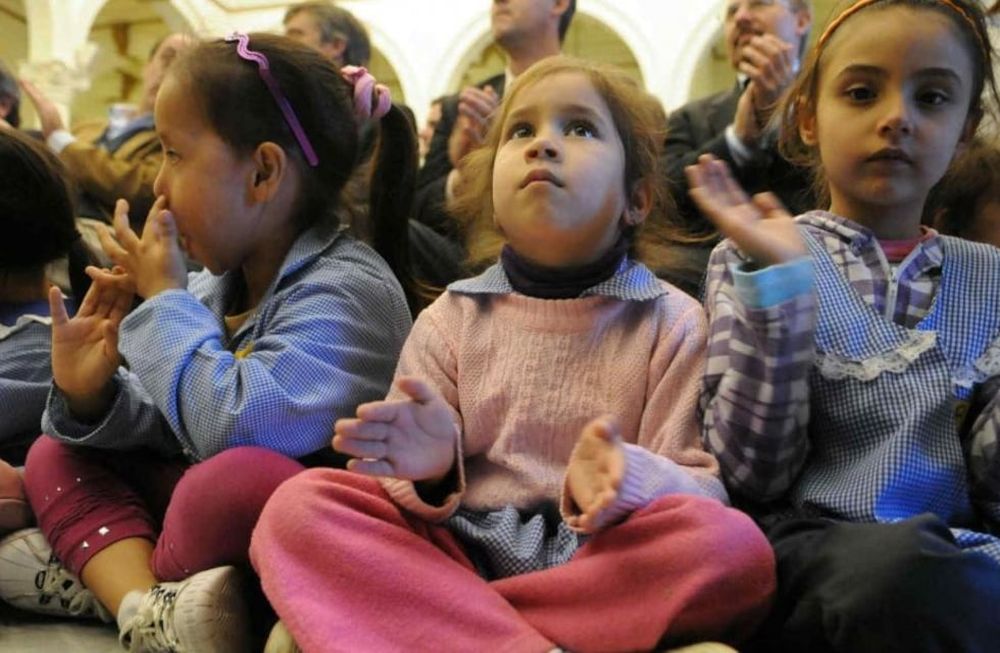 Buscan la cobertura universal en sala de 3 en Mendoza. Foto: Télam
