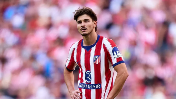 Se acerca el final de la novela de Julián Álvarez: la decisión que tomó Barcelona.&nbsp;