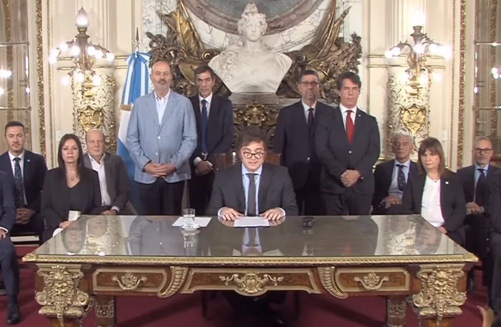 Javier Milei explicó por cadena nacional el “mega-DNU”. (Prensa)