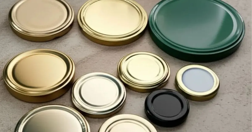 Un truco simple transforma tapas metálicas recicladas en soluciones prácticas para el hogar diario.