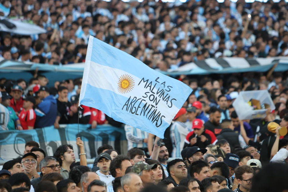 Los Andes en la despedida de Lionel Messi: todo el color de los hinchas de la Selección Argentina.