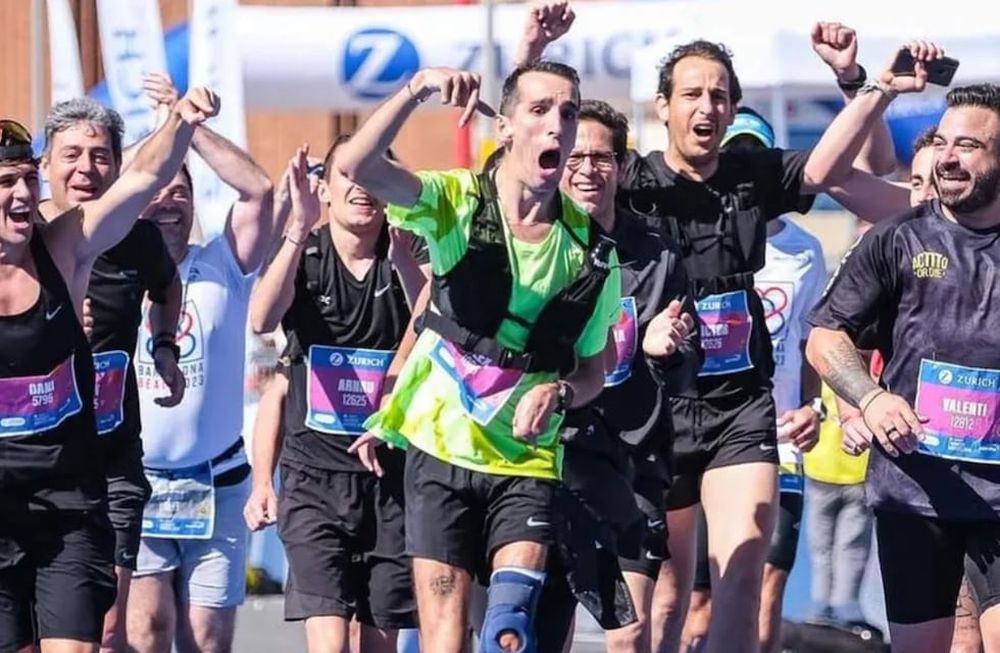 Esto ha sido posible gracias a todo mi equipo. Gracias a todos los que habéis estado animando, no tengo palabras agradeció el joven en sus redes. Foto: @AlexRoca91 / Twitter.