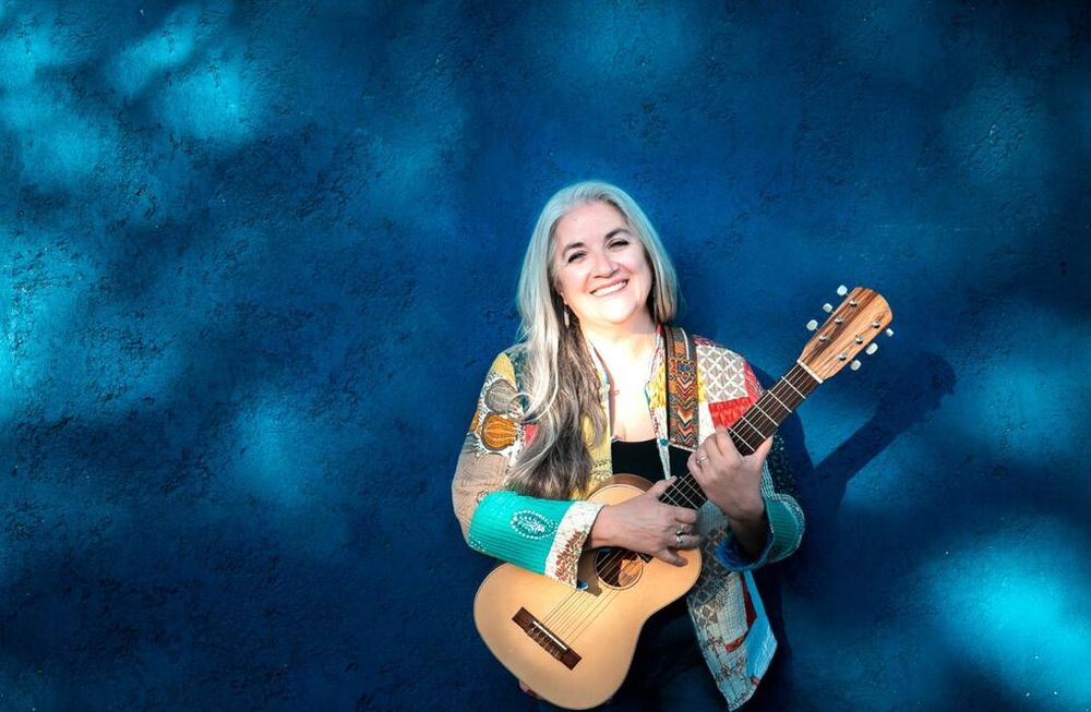 La cantautora y Nahuel Jofré unidos por el folclore, en el teatro Quintanilla.