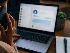 Estafa virtual: conoció a su supuesto novio británico por Facebook y le transfirió casi $30 millones para ayudarlo a viajar.