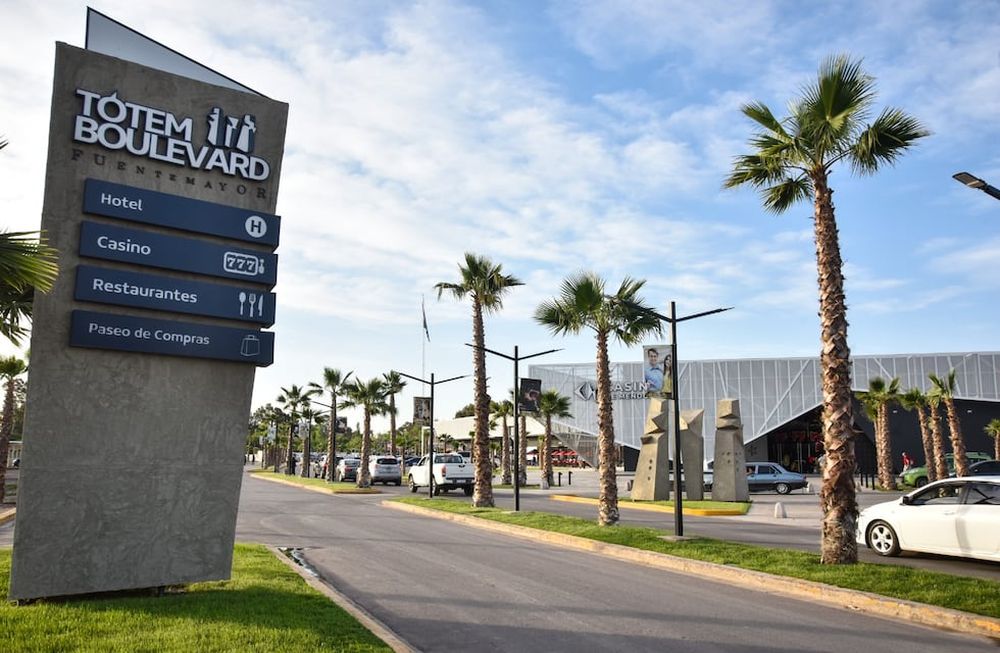 Este ambicioso proyecto abarca la creación de un strip center, una sala de convenciones, un centro médico, un casino y un condominio de 300 departamentos.