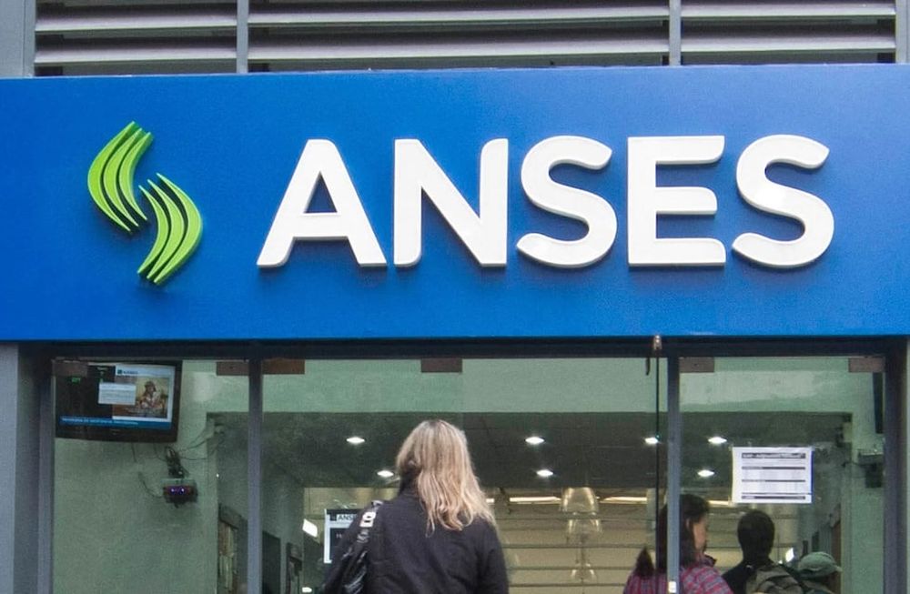 Para realizar el trámite es necesario contar con un turno previo, y el trámite sólo puede hacerlo el jubilado o pensionado