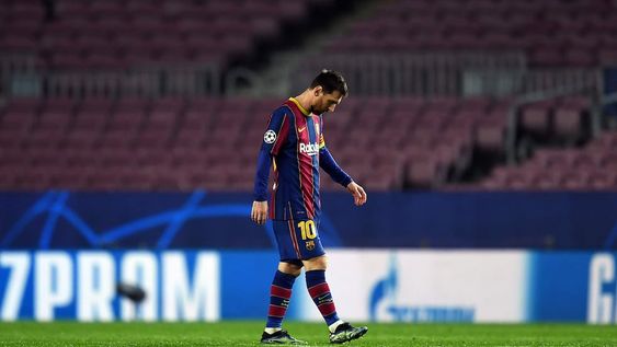 Messi se retira con la cabeza gacha luego de la goleada. / Gentileza Messi se retira con la cabeza gacha luego de la goleada. / Gentileza