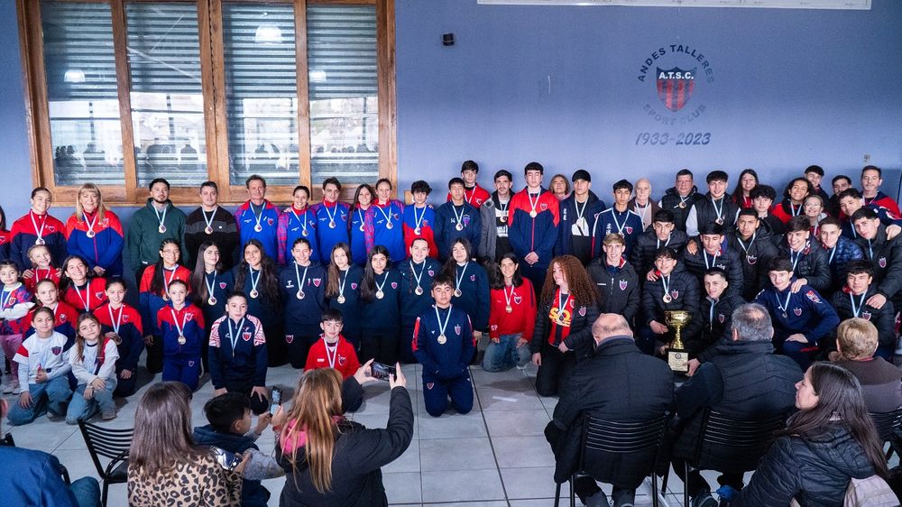 ANDES TALLERES. El 9 de julio, aniversario de la institución, se reconocieron a más de 100 deportistas. 