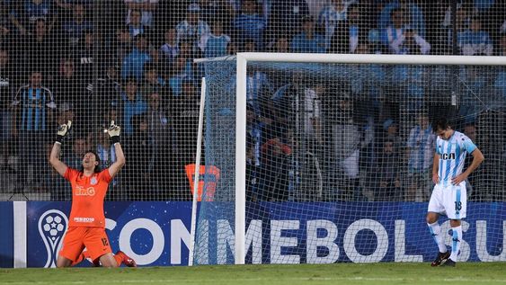Racing perdió con Corinthians por penales y quedó eliminado de la Copa Sudamericana