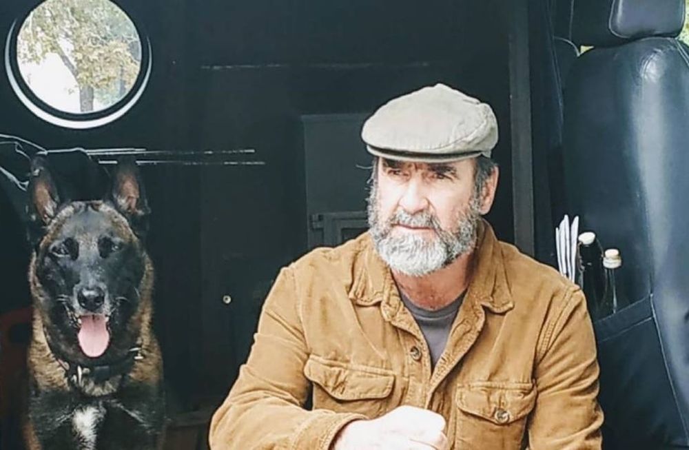 Cantoná fue un referente en la Premier League, precisamente en el Manchester United de los 90. Hoy es el personaje principal de Recursos Inhumanos.