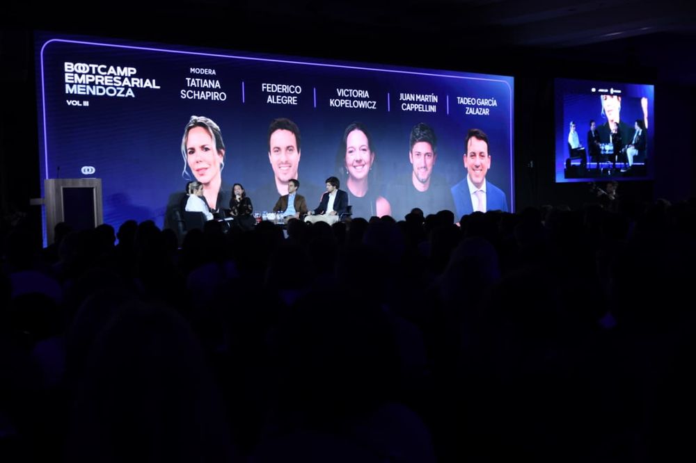 El primer panel del Bootcamp Empresarial Mendoza reunió a referentes del sector privado y del Gobierno provincial para debatir sobre consumo, innovación, tecnología y formación para el trabajo.