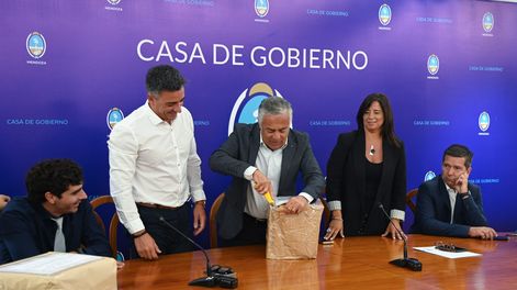 Las inversiones alcanzan tanto a organismos provinciales como a municipios, con proyectos en ejecución y otros próximos a iniciarse.