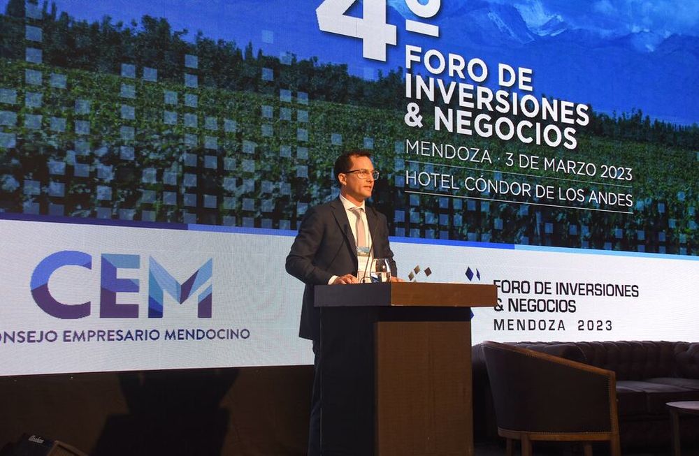 Eduardo Pulenta, presidente del CEM, abrió el Foro y se dirigió a los presentes haciendo foco en las posibilidades que presenta Mendoza para atraer inversiones.