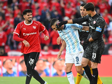 Racing e Independiente de Avellaneda disputan otra edición del clásico.