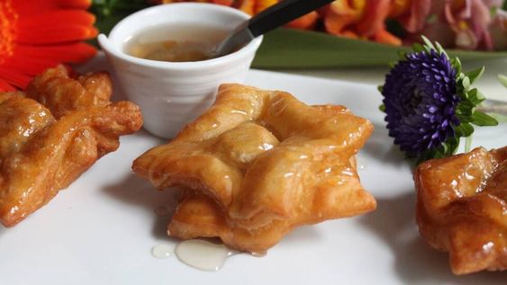 Cómo preparar los clásicos “pastelitos del 25”, más ricos y crocantes