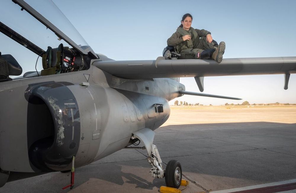 Sofía Vier tuvo en la provincia su primer Vuelo Solo como aviadora de combate. No le interesa ser la primera mujer, sino ser buena piloto. Foto: Ignacio Blanco / Los Andes