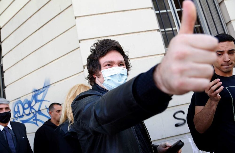 El principal candidato a diputado nacional de La Libertad Avanza por la ciudad de Buenos Aires, Javier Milei, dijo hoy que desde su espacio realizaron un trabajo duro y que los resultados se verán hoy a la noche, tras votar en el marco de las elecciones legislativas que se desarrollan este domingo. (Télam)