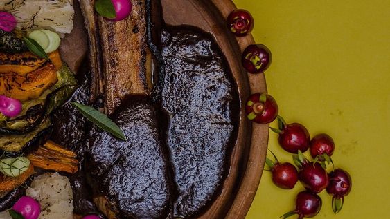 En torno del restaurant de Saúl Lencina, se creó un colectivo integrado por productores locales, la comunidad Yvytu Porá y otras comunidades originarias, cuyo objetivo es recuperar semillas nativas, fomentando el trabajo y el respeto por lo que nos da la tierra.