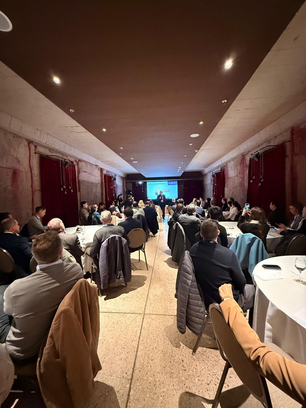 La nueva oficina regional de AmCham busca acercar a las pymes cuyanas a los canales de comercio e inversión con EE.UU., con apoyo de referentes locales.