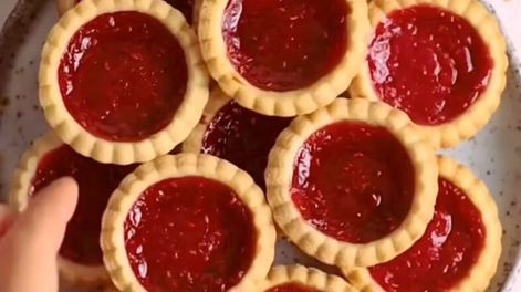 Los Andes | Mini tartitas con mermelada de frambuesa.