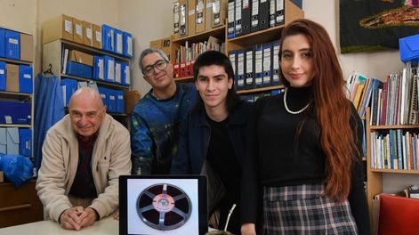 De izquierda a derecha: el equipo está formado por Daniel Zanessi, Antonio Leguiza, Joaquín Correa, Magnolia Monti y Andrew Skinner (ausente en la foto). Foto: Marcelo Rolland / Los Andes.