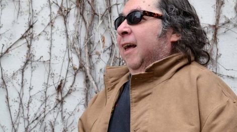 Un solo de viola que se apagó en el infinito - Por Luis Abrego