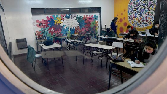 El Gobierno porteño decidió eliminar el distanciamiento social en las aulas a partir del lunes próximo.Foto: Orlando Pelichotti / Los Andes