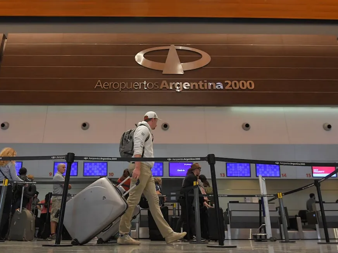 Inédito: Por una medida del Servicio Meteorológico Nacional podrían demorarse los vuelos del viernes.