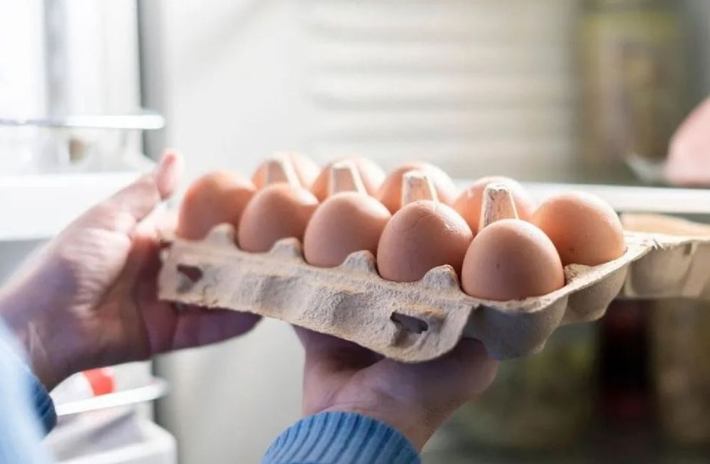 ¿Cuánto tiempo duran los huevos en la heladera?