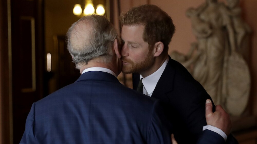 El rey Carlos hizo un pedido directo al pr&iacute;ncipe Harry, pero no ha tenido suerte.
