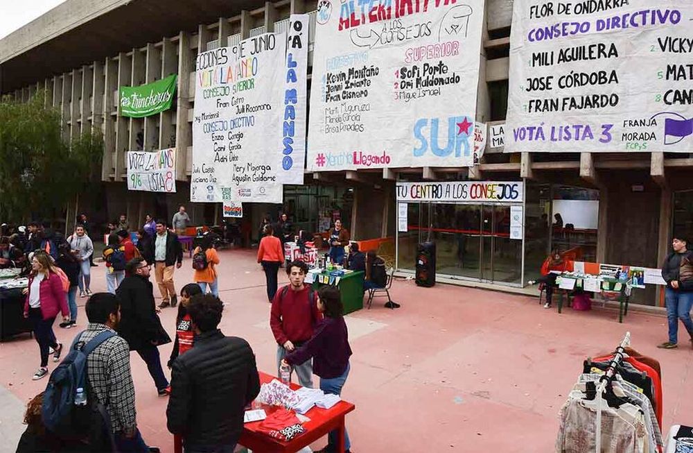 Ciencias Políticas y Sociales tiene nuevas autoridades: María Eugenia Martín y Mariana Castiglia. Foto: Mariana Villa / Los Andes