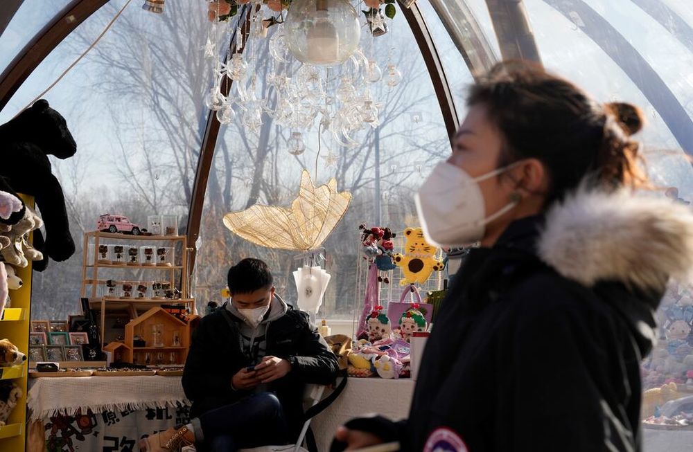 En muchas ciudades chinas las infecciones se cuentan por miles, la medicina tradicional china es clave para evitar colapsos (Foto / AP)