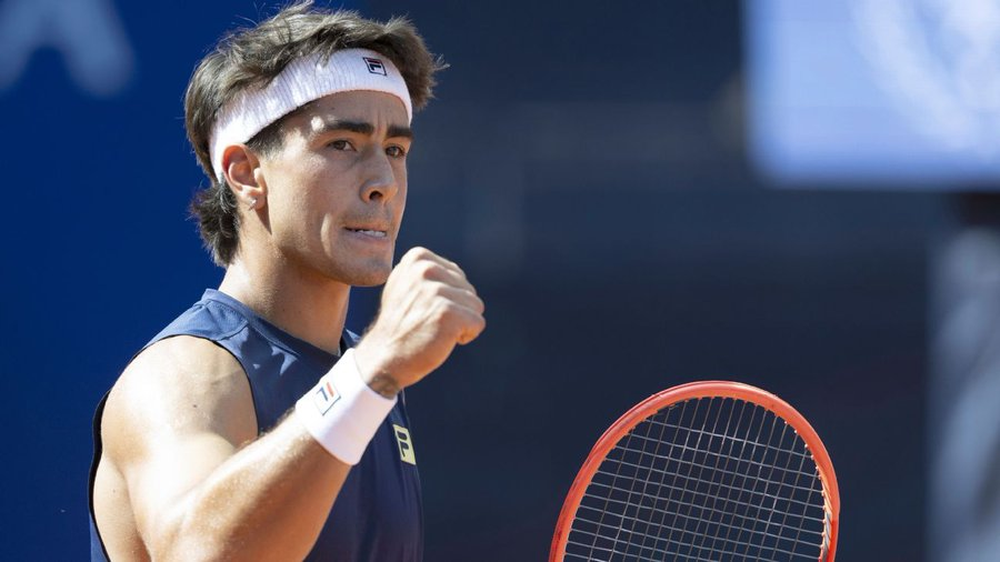 Francisco Comesaña versloeg niet alleen Jaume Munar (48e) met een dubbele 6-4 in één uur en 45 minuten, maar ook de intense hitte.